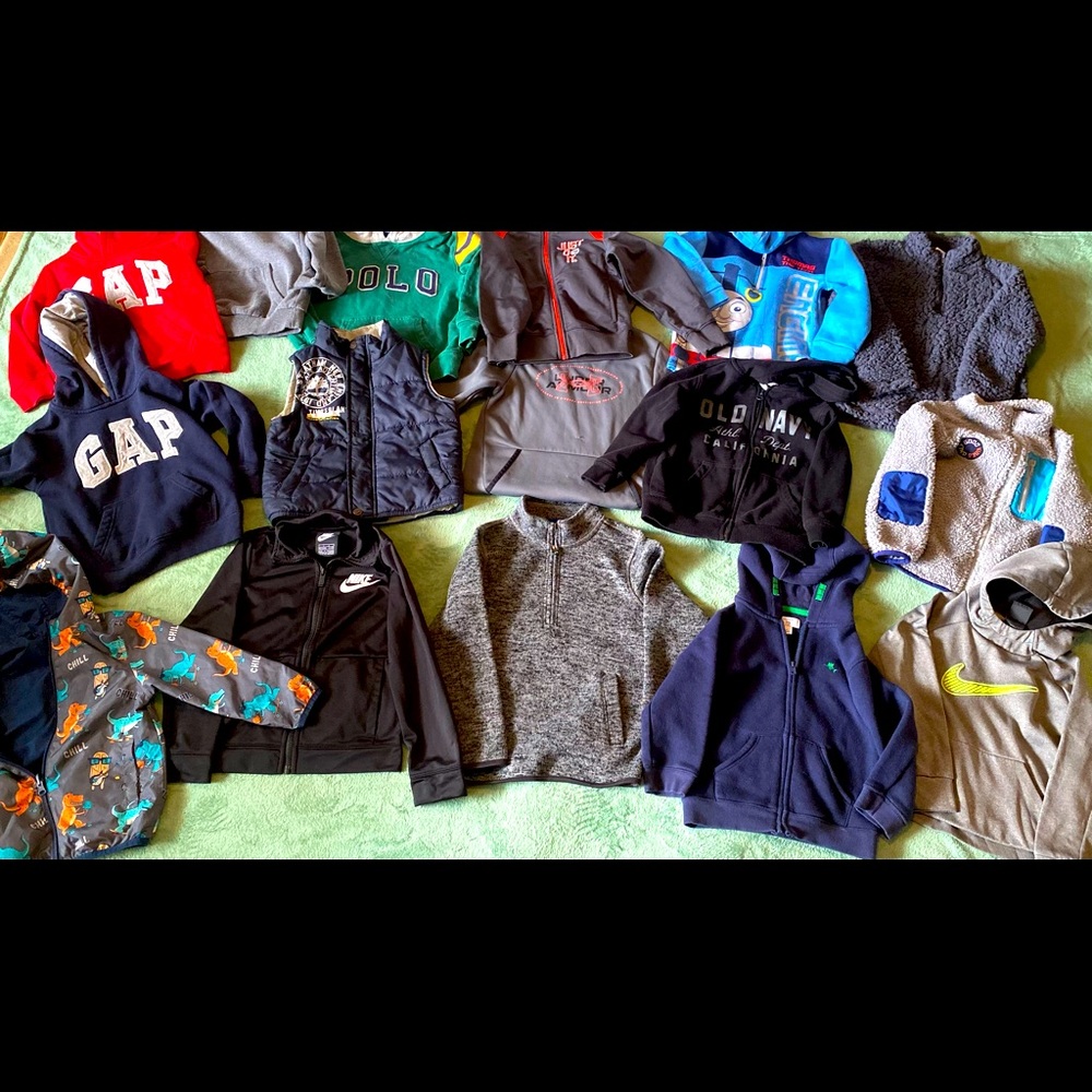 Very nice name brand hoodies, jackets, and pullovers.